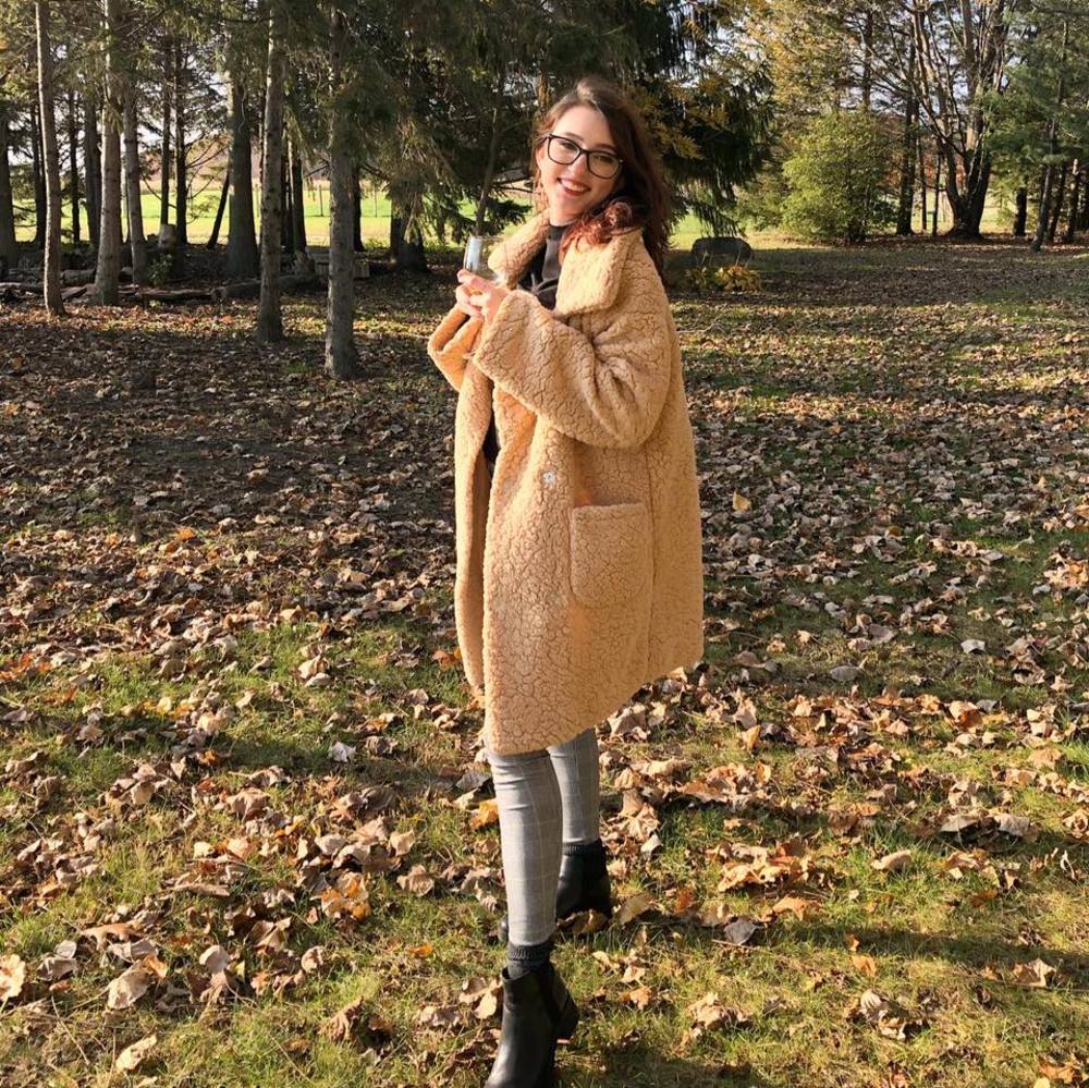 Meet your Posher, Liv